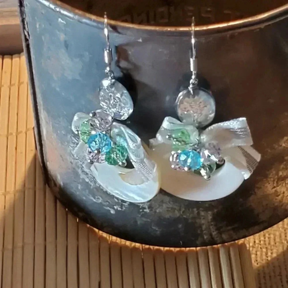 Retro Pearl Shell Czech Crystal White Satin BowsHand Crafted Dangle Earrings - Picture 5 of 8